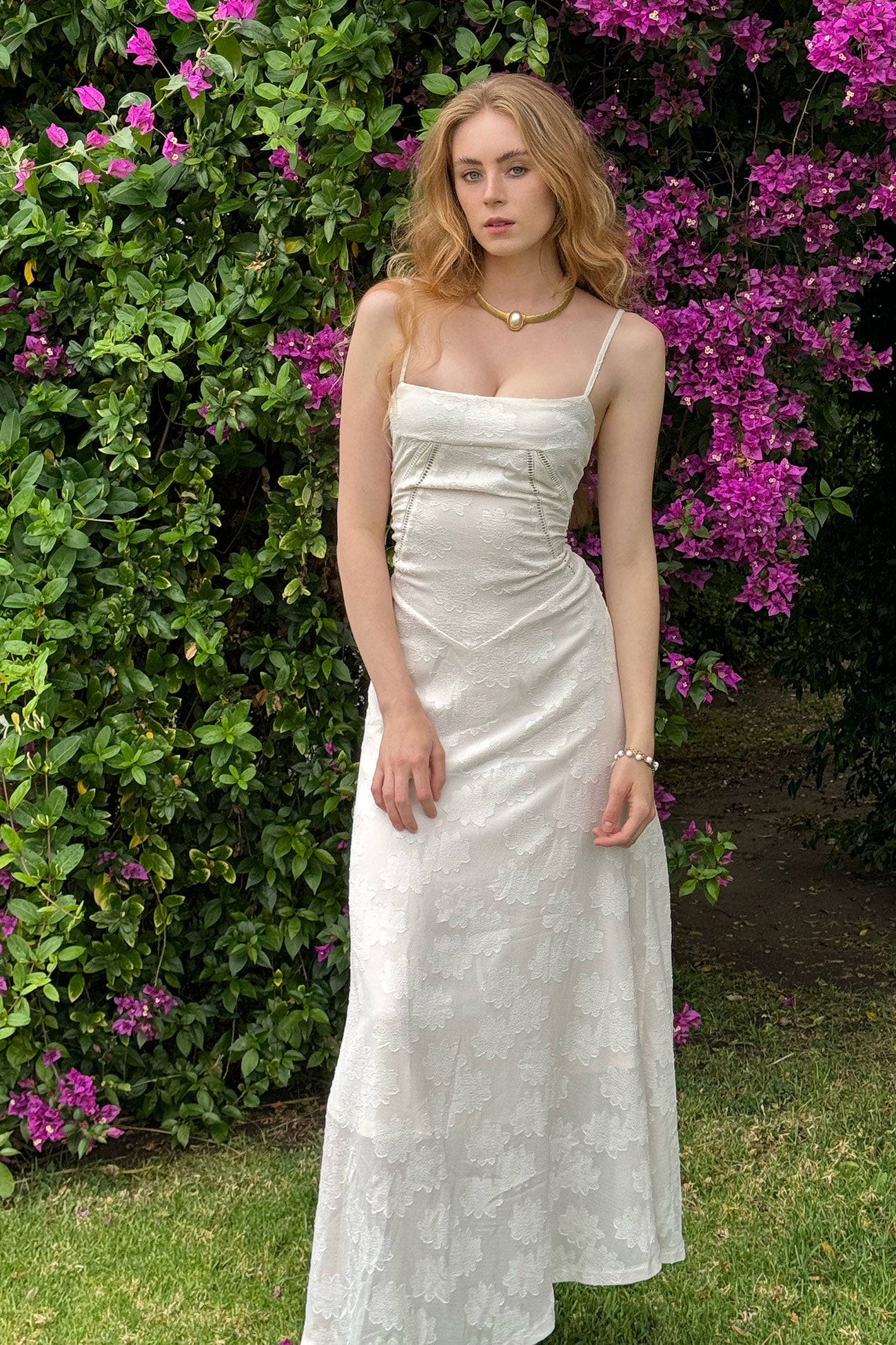Sukienka Maxi BloomGrace z Koronkowym Wiązaniem i Kwiatowym Żakardem