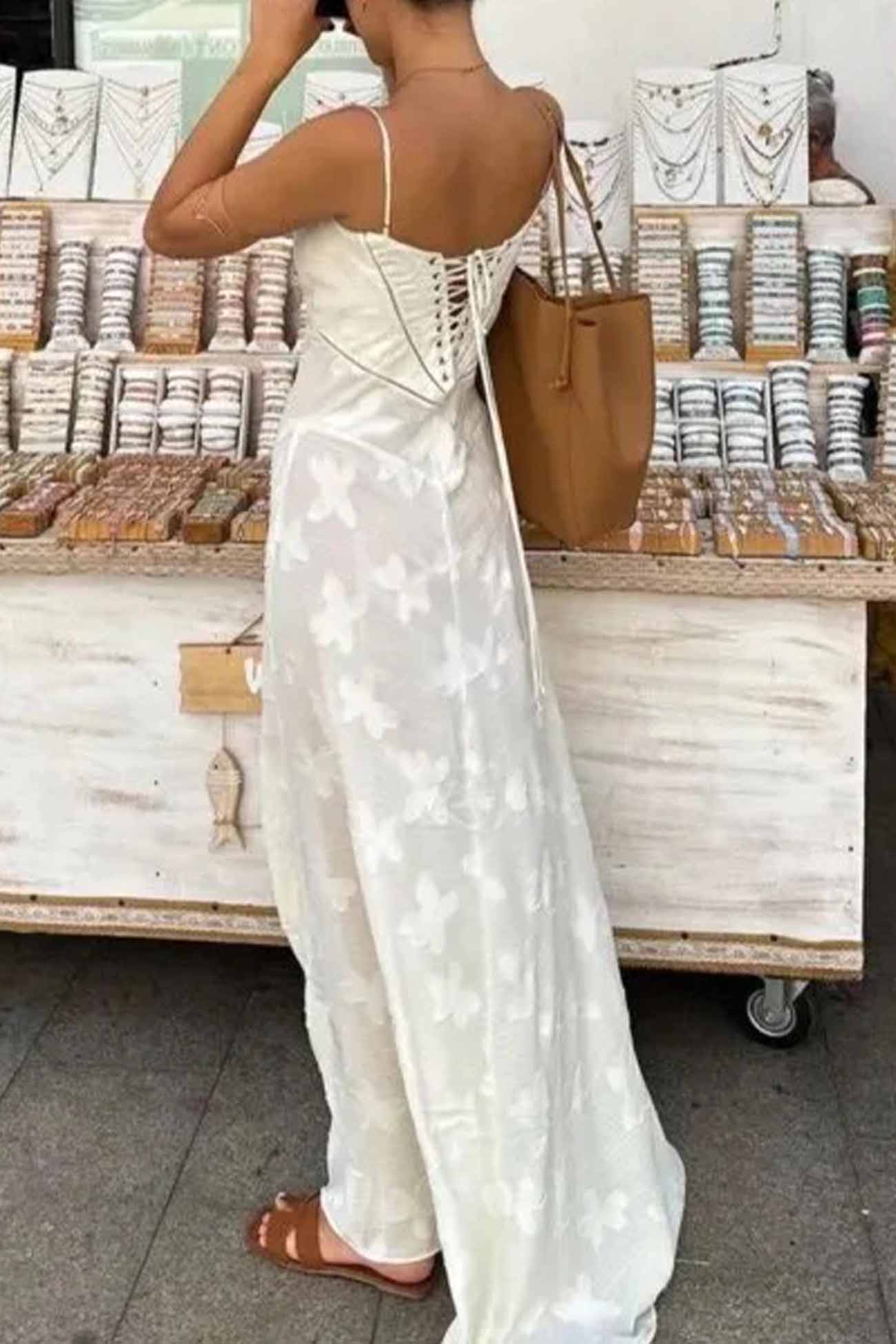 Sukienka Maxi BloomGrace z Koronkowym Wiązaniem i Kwiatowym Żakardem