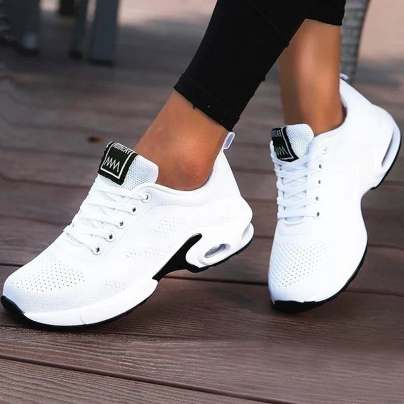 Damskie lekkie buty sportowe z siateczkową cholewką – idealne na co dzień i do aktywności