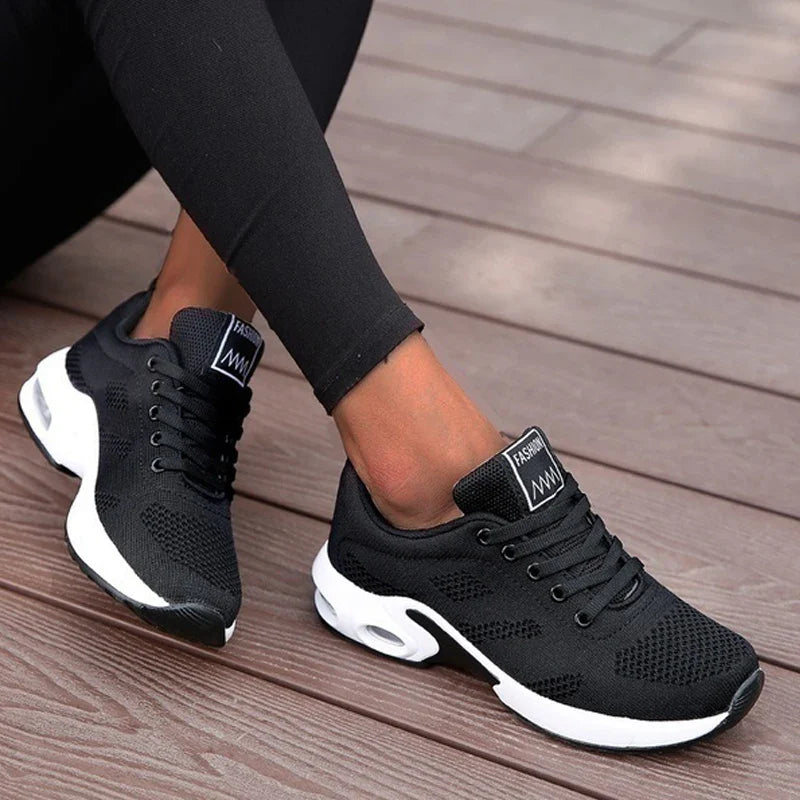 Damskie lekkie buty sportowe z siateczkową cholewką – idealne na co dzień i do aktywności