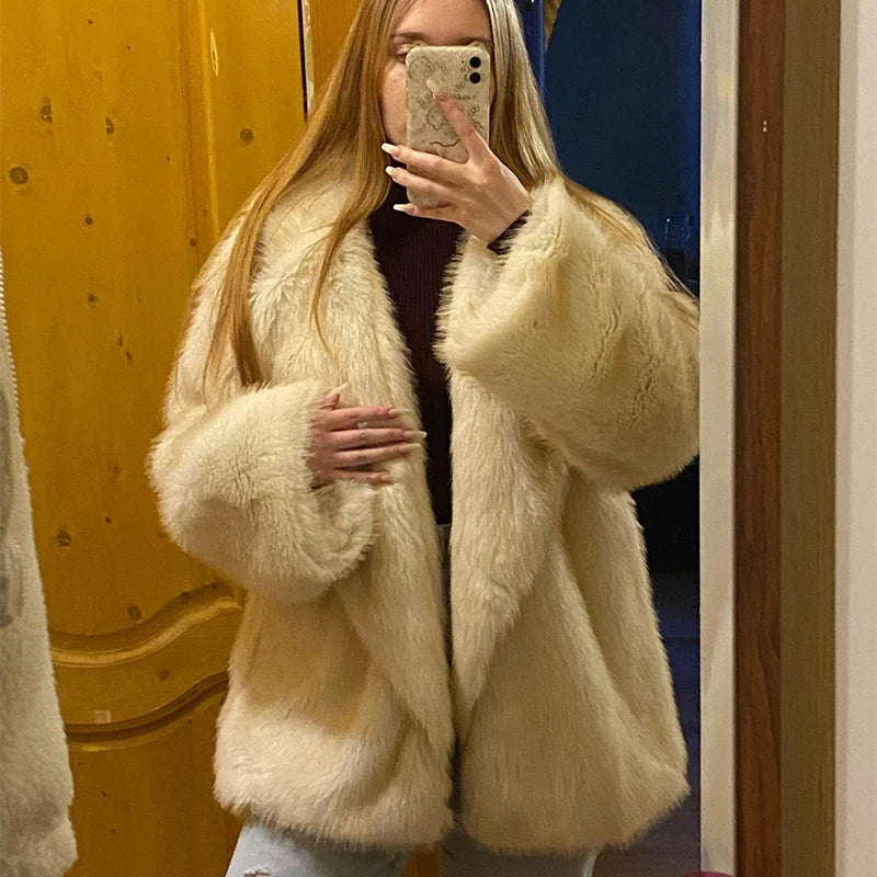 Karolina Fluffy Wiosenny Płaszcz – Modny i Stylowy