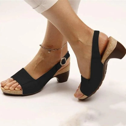 Damskie sandały slip-on na koturnie – styl i miękkość, którą poczujesz na każdym kroku