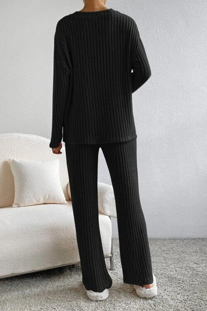 Ewelina - Komplet damski z topem V-neck i spodniami - Elegancki look z komfortem