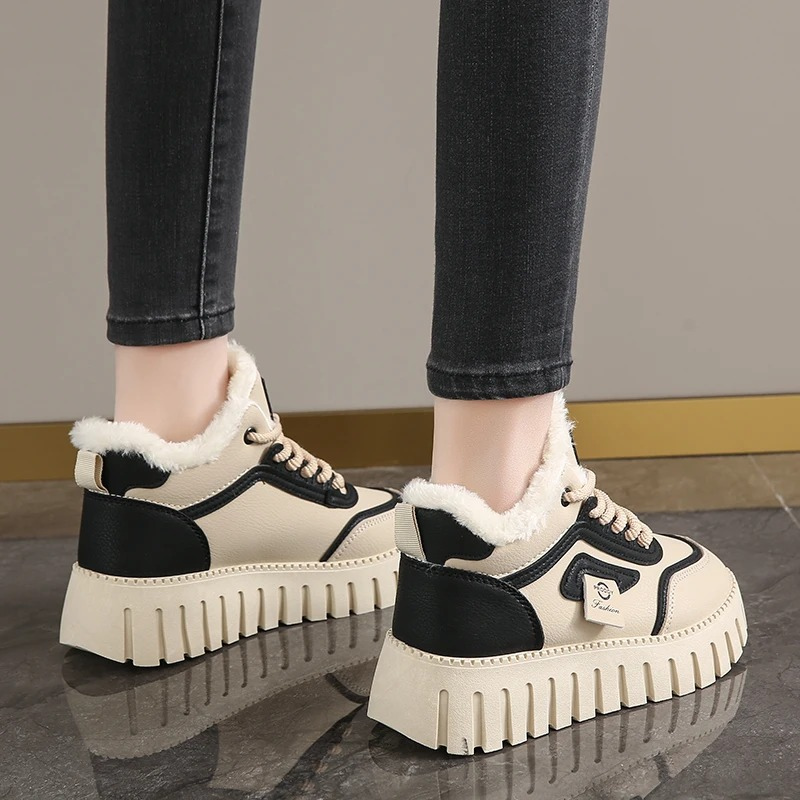 Dagmara - Wysokie Buty Zimowe z Nadrukiem Logotypu Damskie