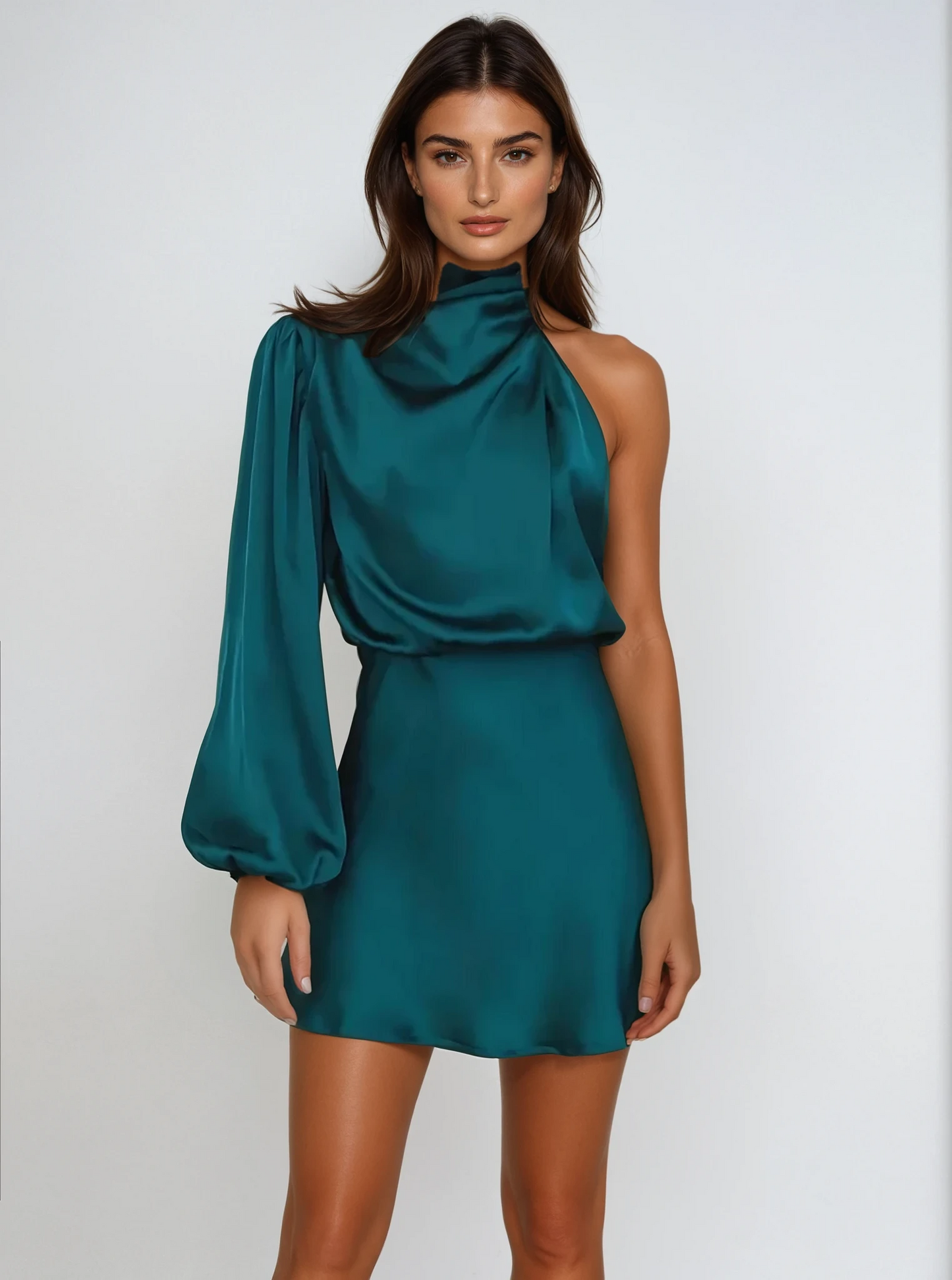 Satynowa sukienka one shoulder mini/midi – asymetria, która robi wrażenie