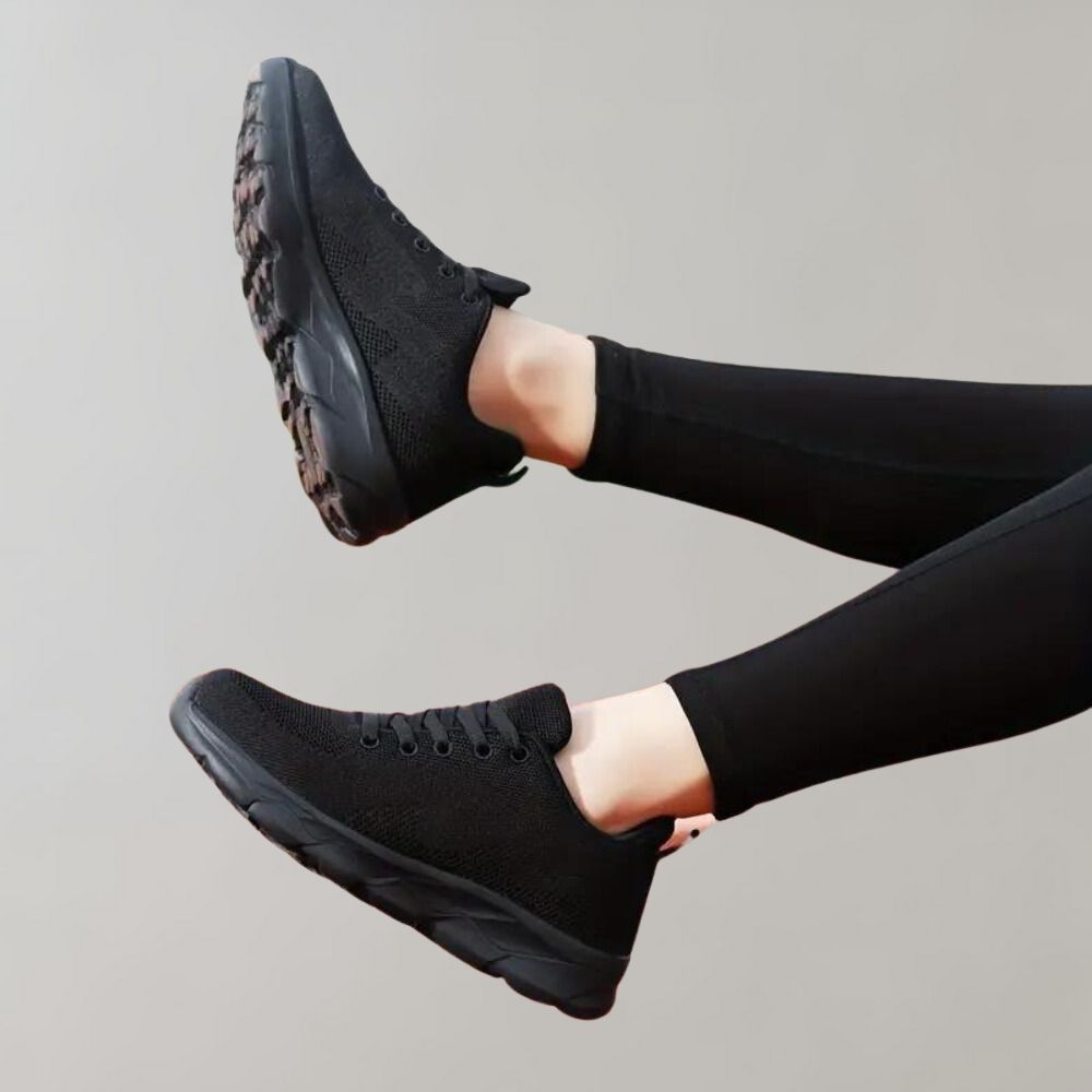 Oliwia | Lekkie przewiewne sneakersy damskie na jesień z dzianiny o sportowym fasonie