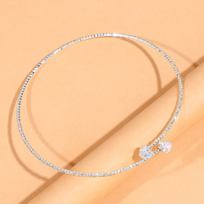 Wioletta Choker z błyszczącymi kamieniami – elegancja i szyk