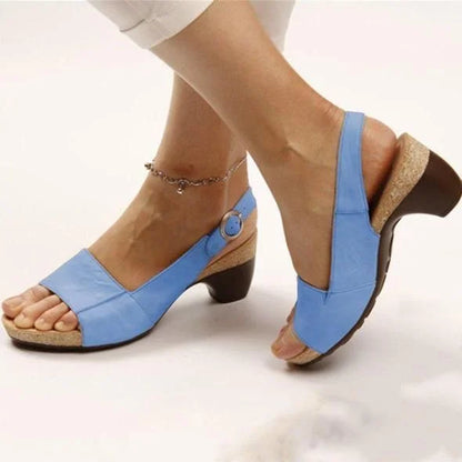Damskie sandały slip-on na koturnie – styl i miękkość, którą poczujesz na każdym kroku