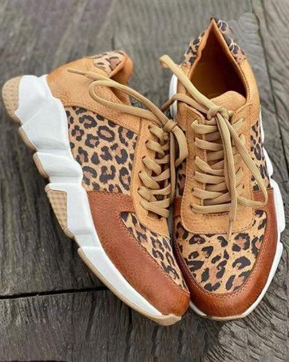 Basia - Sneakersy Sznurowane z Lampartowym Wzorem